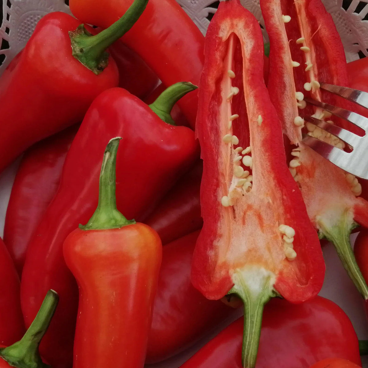 Red Banana Pepper Seeds (Hybrid) – Mild Sweet Chili